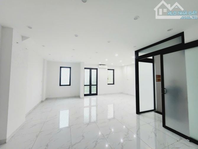 Bán Liền Kề 5 Tầng, 61m, MT 7m, Đường vỉa hè 12m, Giá 17.6 Tỷ. LH: Hoàng Trung - 1