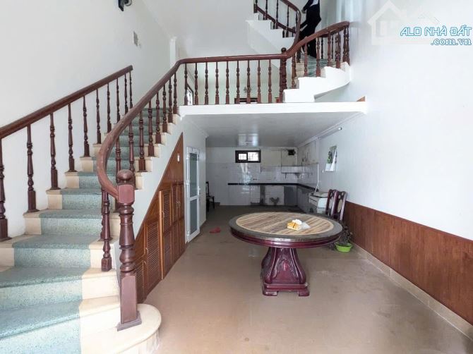Nhà Khuất Duy Tiến- Thanh Xuân DT: 40m2, 3 tầng, mt4.2m, giá 17.2 tỷ - 1