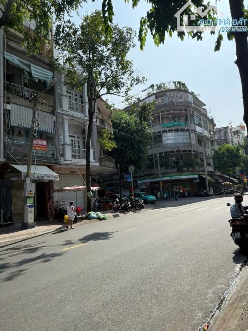 Bán nhà mặt tiền Trần Tuấn Khải, Phường 5, Quận 5, - 1