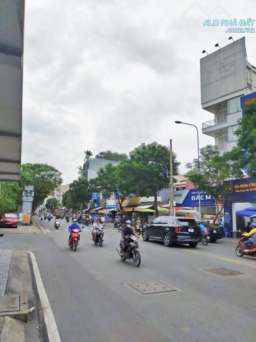 84 tỷ! Bán 756m2 mặt tiền nút giao Công viên nước Đầm Sen Q11 - GP: 2 Hầm 9 Tầng - 1