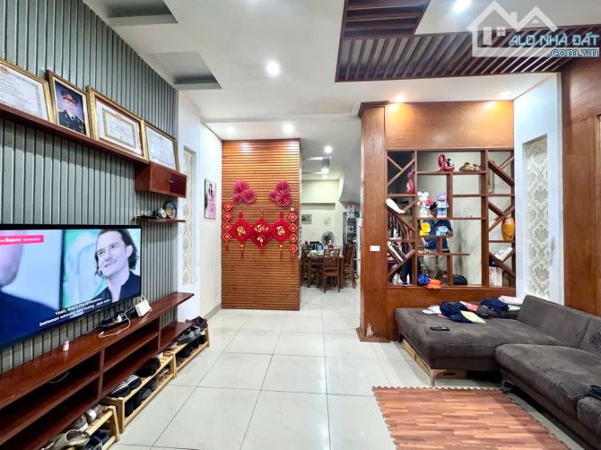 Nhà Đẹp Cầu Diễn – 57m²,4 Tầng, MT5m, Ô Tô gần phố, giá 9 tỷ5 - 1