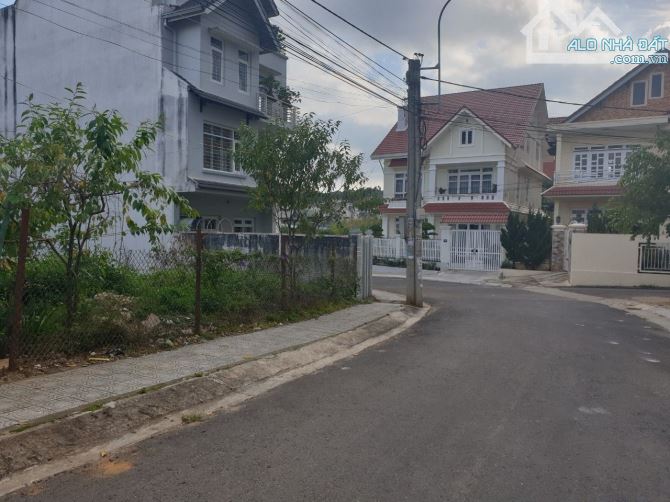 371M2 ĐẤT BIỆT LẬP KQH YERSIN - CHỈ 5 PHÚT ĐI BỘ RA HỒ XUÂN HƯƠNG - NGANG 12M SỔ CỰC ĐẸP - 1