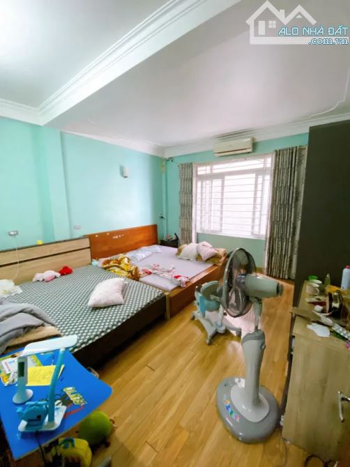 Nhà đẹp, đường Cổ Nhuế, gần Phạm Văn Đồng, Quận Bắc Từ Liêm. DT: 31m2. Giá: 8,2 Tỷ - 2