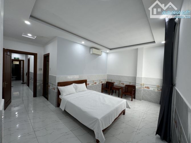 BIỆT THỰ TRIỆU ĐÔ VIP MẶT SÔNG- HOÀ XUÂN-DT 300m2 VIEW SÔNG XỊN XÒ- CÓ THANG MÁY 4 TẦNG - 2
