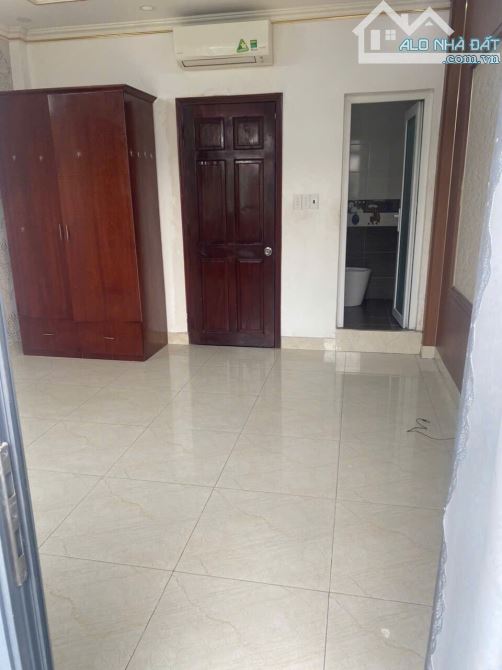MTKD Hạnh Thông Tây. 4mx25m CN100m2 Xây Trệt 3 Lầu, Khu sầm uất trong chợ. 9,8 tỷ - 2
