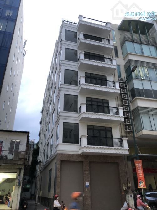 Tòa CHDV 23 phòng, DT 10x20m, đầy đủ PCCC, thang máy, nội thất cao cấp. Giá 49.9 tỷ - 2