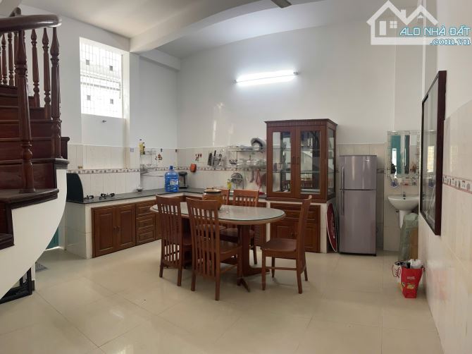 BÁN NHÀ 2 TẦNG NGUYỄN TRƯỜNG TỘ, GÓC 2 THOÁNG, DT 123m2 CHỈ 5,1 TỶ. - 2