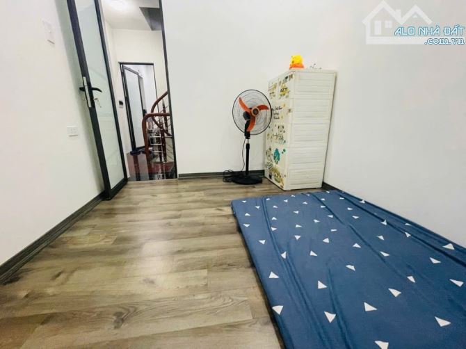 Bán nhà Đội Cấn, DT 40m2, MT 6m, phân lô oto, dân xây kiên cố, lô góc, giá 10 tỷ - 2