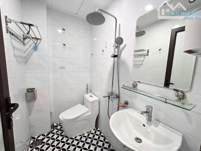 BÁN NHÀ CẦU GIẤY – NHÀ ĐẸP - FULL NỘI THẤT -  VỊ TRÍ ĐỈNH - GIÁ 7.6 TỶ - 1