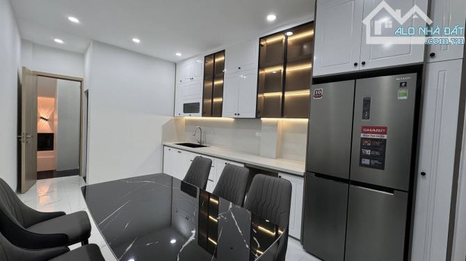 Nhà đẹp phố Hào Nam, 30m2, 6 tầng thang máy, cách phố, cách ô tô chỉ vài mét, 8.2 tỷ - 2