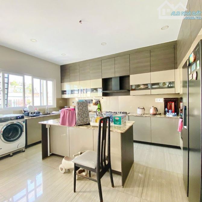 MT KINH DOANH VIP PHÚ NHUẬN, HUỲNH VĂN BÁNH, 4.6 x 22 NỞ HẬU, 5 TẦNG, THANG MÁY, 41 TỶ TL - 2