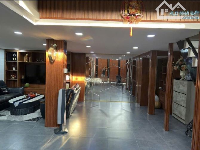 HIẾM-NHÀ MT KHỦNG NGANG 10M-90m2-3TẦNG-ĐƯỜNG ÔTÔ TRÁNH-ĐỐI DIỆN BẾN XE QUẬN 8-NHỈNH 7tỷ - 2