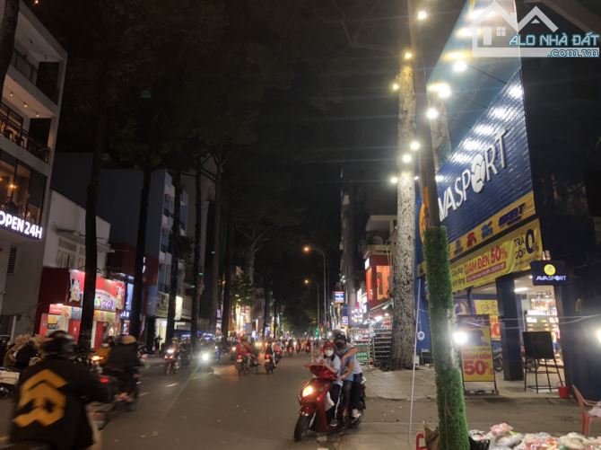 Bán 4 căn nhà hẻm xe tải 8m, đường Nguyễn Trãi, Quận 5. Vị trí giáp Quận 1. Giá thỏa thuận - 2
