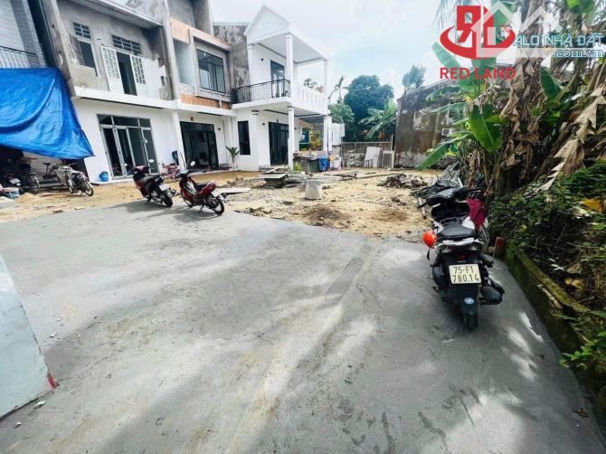 ĐẤT KIỆT Ô TÔ HOÀNG QUỐC VIỆT - Cạnh TTTM Aeon Mall Huế CHỈ 2T0X - 2