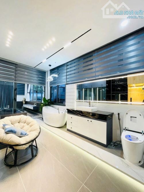 🏡HẺM XE TĂNG - LÔ GÓC 3 MẶT TIỀN - 6 TẦNG THANG MÁY - FULL NỘI THẤT CAO CẤP - CV LÀNG HOA - 2