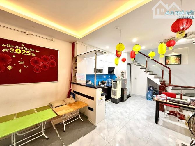 PHÂN LÔ Ô TÔ TRÁNH GẦN HỒ ĐẶNG VĂN NGỮ 42M2, MT 4.3M, CHỈ 12 TỶ 8 - 2