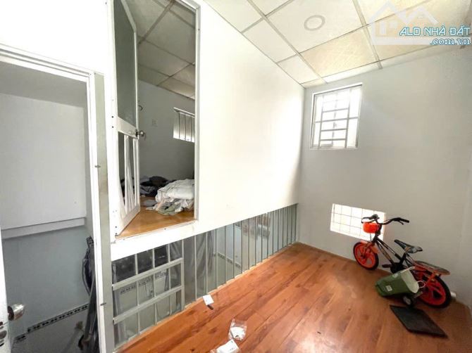 ÂU CƠ - GẦN HẺM XE HƠI - CHỈ 1.XX TỶ- 3 TẦNG - 3PN - DTSD GẦN 30M2 - GIÁP TÂN BÌNH - SHR - 2