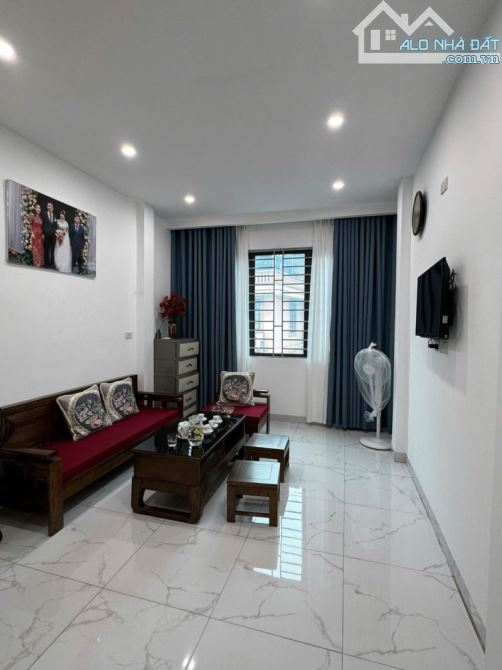 Mặt ngõ, ngõ to hơn phố, đường ô tô tránh phố Trường Chinh, Đống Đa. - 2