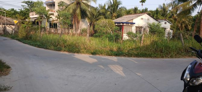 Ngay sát QL1A. Cầu Rượu, Châu Thành, TG. Bán rẻ khu đất rộng 2.260m2 tặng nhà, - 2