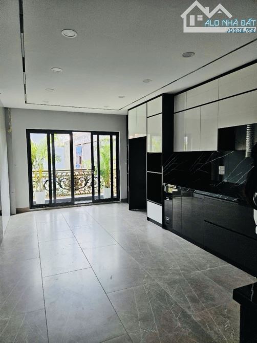 TẦNG THANG MÁY,NHÀ ĐẸP, XÂY CẨN THẬN ĐỒ XỊN, DÒNG TIỀN ỔN ĐỊNH, VỪA Ở VỪA KINH DOANH CHO - 2
