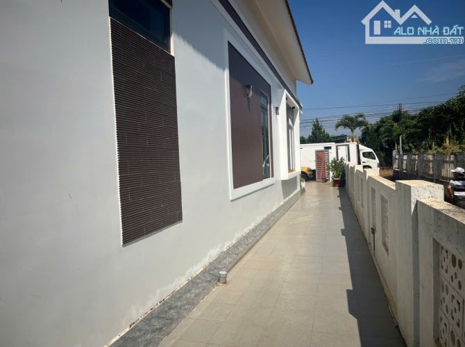 Bán nhà 3PN Đức trọng dt 10x30m tc200m2 giá 3,7ty - 2