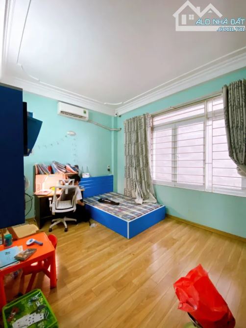 Nhà đẹp, đường Cổ Nhuế, gần Phạm Văn Đồng, Quận Bắc Từ Liêm. DT: 31m2. Giá: 8,2 Tỷ - 3