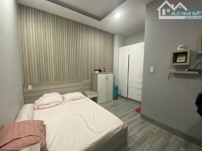 Nhà 3T, oto tận nơi, đầy đủ nội thất, 3pn, 4wc, 4Tỷ4, hướng TB - 3
