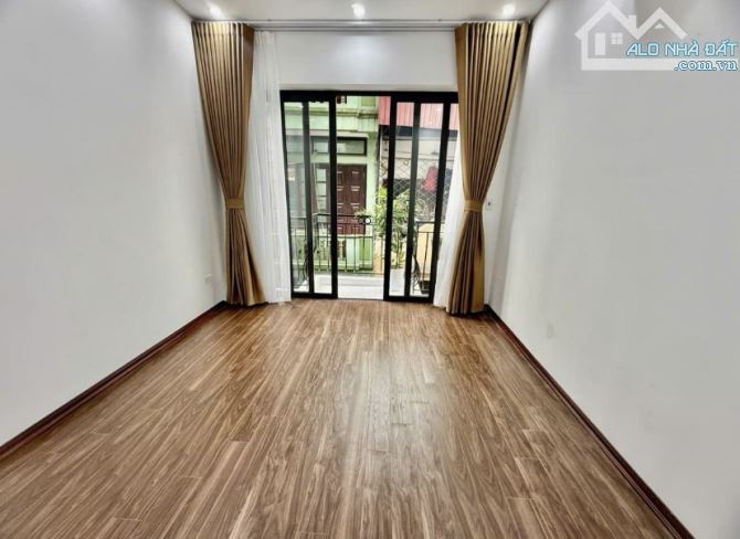 Bán nhà Khương Trung - Thanh Xuân - Gần phố - Ô tô - Ngõ thông kd - 5T - 10.5 tỷ - 3