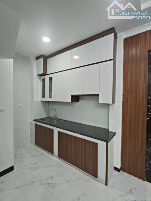 bán nhà ngọc trì,ô tô đỗ cổng ,nhà mới ở ngay,5 tầng g, 5,4tỷ - 3