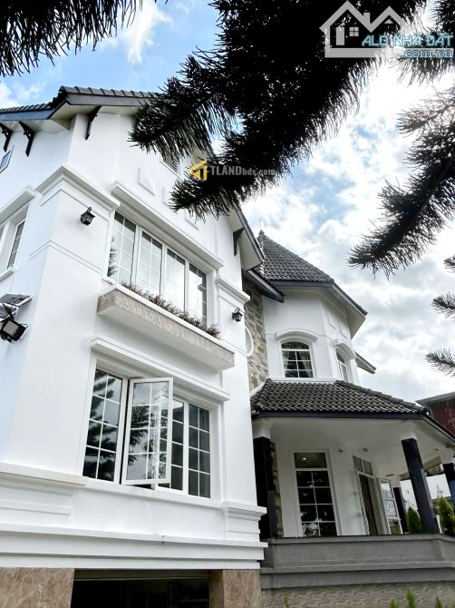 CHIẾC VILLA SÂN VƯỜN RỘNG ĐƯỜNG TRIỆU VIỆT VƯƠNG  22 TỶ - 3
