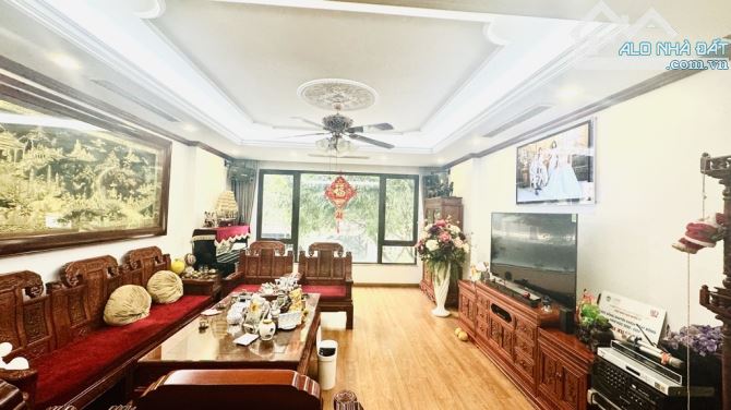 BÁN NHÀ MẶT NGÕ CẦU GIẤY, NGÕ THÔNG, Ô TÔ TRÁNH DỪNG ĐỖ 77m2 16.5 TỶ KHÔNG CÓ CĂN THỨ 2 - 3