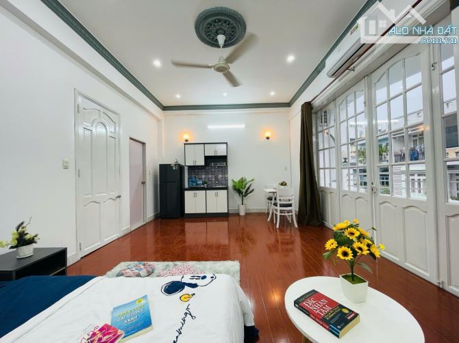 Căn hộ cho thuê ngay trung tâm quận 10, có cửa sổ, bancol đón nắng, gần UEH - 3