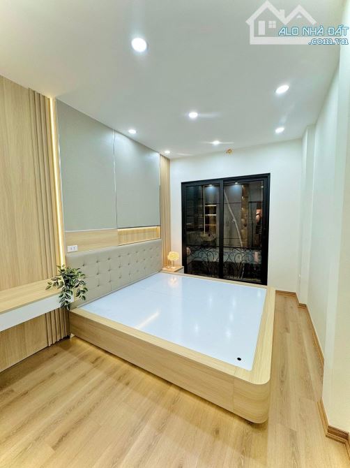 30m2 - 6 tầng - MT 3,2m  Hào Nam - Đống Đa - Sổ Đẹp  6 TẦNG THANG MÁY - FULL ĐỒ - 3