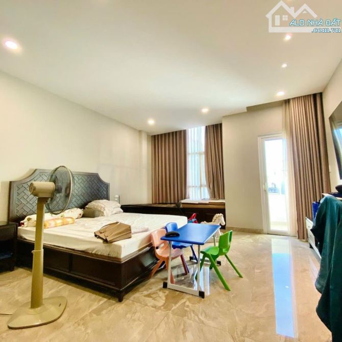 MT KINH DOANH VIP PHÚ NHUẬN, HUỲNH VĂN BÁNH, 4.6 x 22 NỞ HẬU, 5 TẦNG, THANG MÁY, 41 TỶ TL - 3