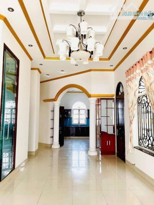 Giảm 3 Tỷ Bán Gấp Biệt Thự Mặt Tiền chợ Bùi Văn Ngữ, Q12 (Ngay Nguyễn Ảnh Thủ) - 3