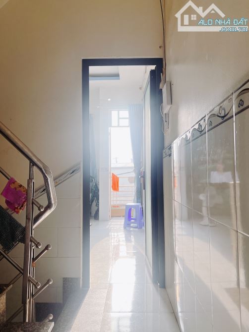 Chính chủ cần bán gấp nhà 3 tầng 4pn 3wc sổ hồng có sẵn - 3