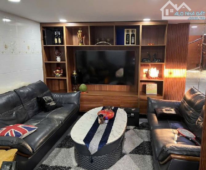 HIẾM-NHÀ MT KHỦNG NGANG 10M-90m2-3TẦNG-ĐƯỜNG ÔTÔ TRÁNH-ĐỐI DIỆN BẾN XE QUẬN 8-NHỈNH 7tỷ - 3