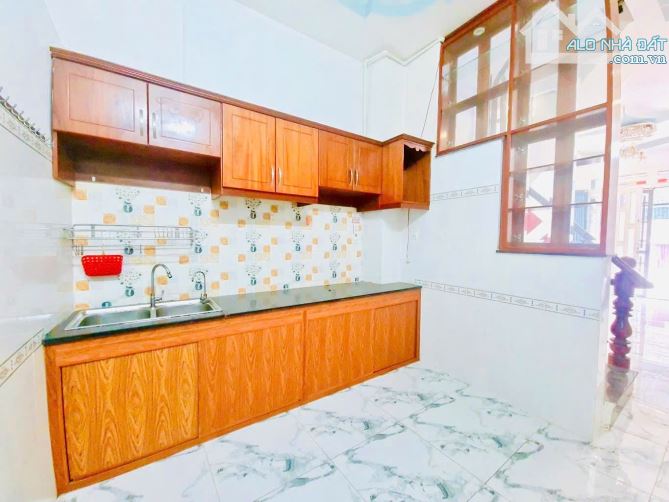 Bán nhà Q8. 40m2. Ngay chợ vạn nguyên. SHR. Hoàn công đủ. Nhỉnh 3tỷ - 3