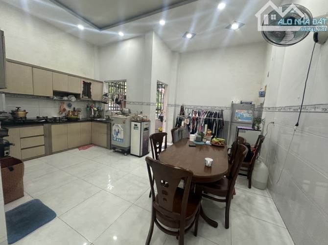 Bán nhà ,Nguyễn văn tạo,huyện nhà bè,hẻm 3,5m,3 tầng,nhỉnh 4 tỷ - 3