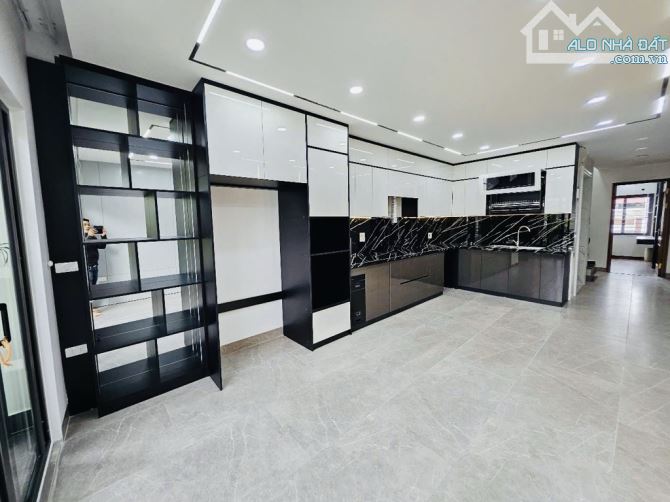 TẦNG THANG MÁY,NHÀ ĐẸP, XÂY CẨN THẬN ĐỒ XỊN, DÒNG TIỀN ỔN ĐỊNH, VỪA Ở VỪA KINH DOANH CHO - 3