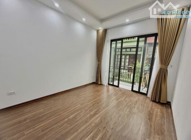 Bán nhà Khương Trung - Thanh Xuân - Gần phố - Ô tô - Ngõ thông kd - 5T - 10.5 tỷ - 4