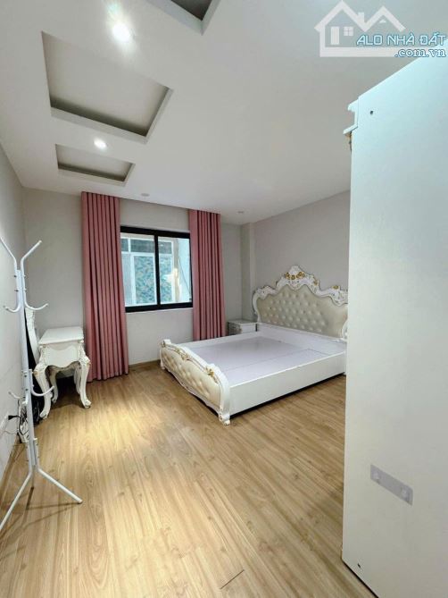 -- SIÊU PHẨM NHÀ ĐẸP - NGAY VỊ TRÍ ĐẮC ĐỊA - DIỆN TÍCH RỘNG, THIẾT KẾ NHƯ KHÁCH SẠN 5 SAO - 4