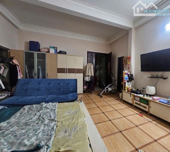 HIẾM-NHÀ MT KHỦNG NGANG 10M-90m2-3TẦNG-ĐƯỜNG ÔTÔ TRÁNH-ĐỐI DIỆN BẾN XE QUẬN 8-NHỈNH 7tỷ - 4