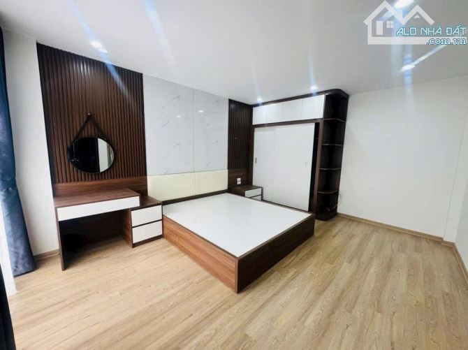 Bán nhà đẹp phố Tư Đình, Long Biên full nội thất - 4
