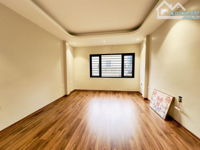 Bán nhà phố Dương Văn Bé gần Timecity, ngõ nông gần phố - 4
