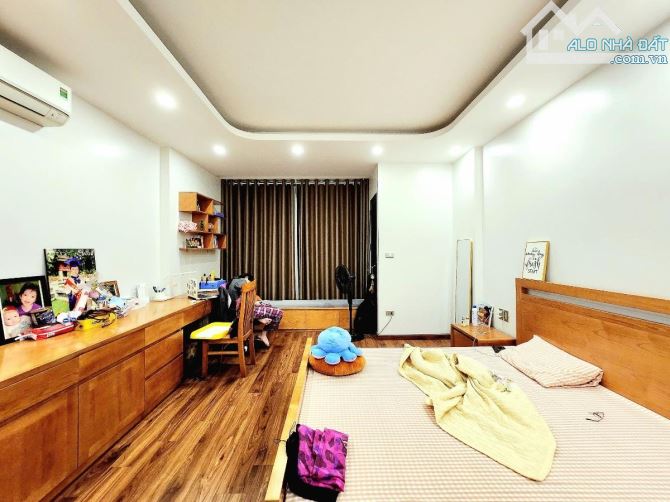 BÁN NHÀ PHÂN LÔ KIM ĐỒNG - 2 MẶT NGÕ Ô TÔ TRÁNH 70M 8T 2X TỶ - 4