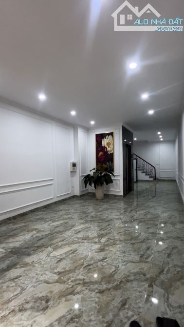 SIÊU PHẨM 5 TẦNG - PHỐ QUANG TRUNG- THANG MÁY NHẬP KHẨU - Ô TÔ VÀO NHÀ - DT 52m2 - 4