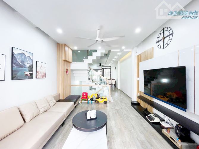Bán nhà gốc dân Lê Hồng Phong gần sân bay Cát Bi. DT 60m2 x 4.5T - 5