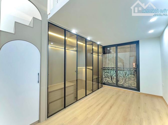 30m2 - 6 tầng - MT 3,2m  Hào Nam - Đống Đa - Sổ Đẹp  6 TẦNG THANG MÁY - FULL ĐỒ - 5