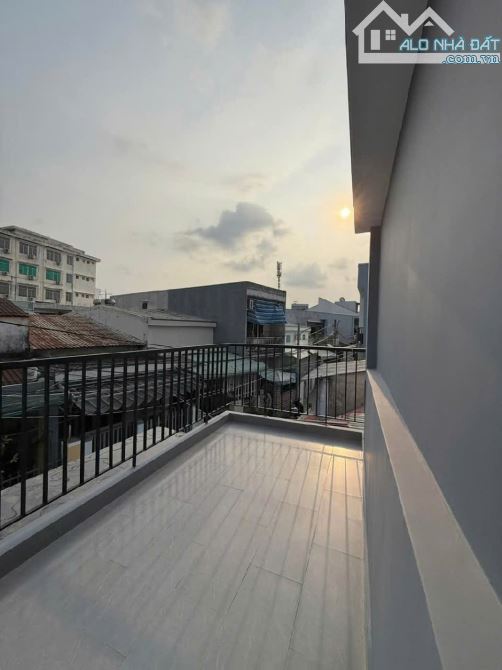 BÁN NHÀ 2 TẦNG 3 MẶT KIỆT NGUYỄN HUY TƯỞNG - FULL NỘI THẤT - GIÁ CHỈ 3,29 TỶ - 5